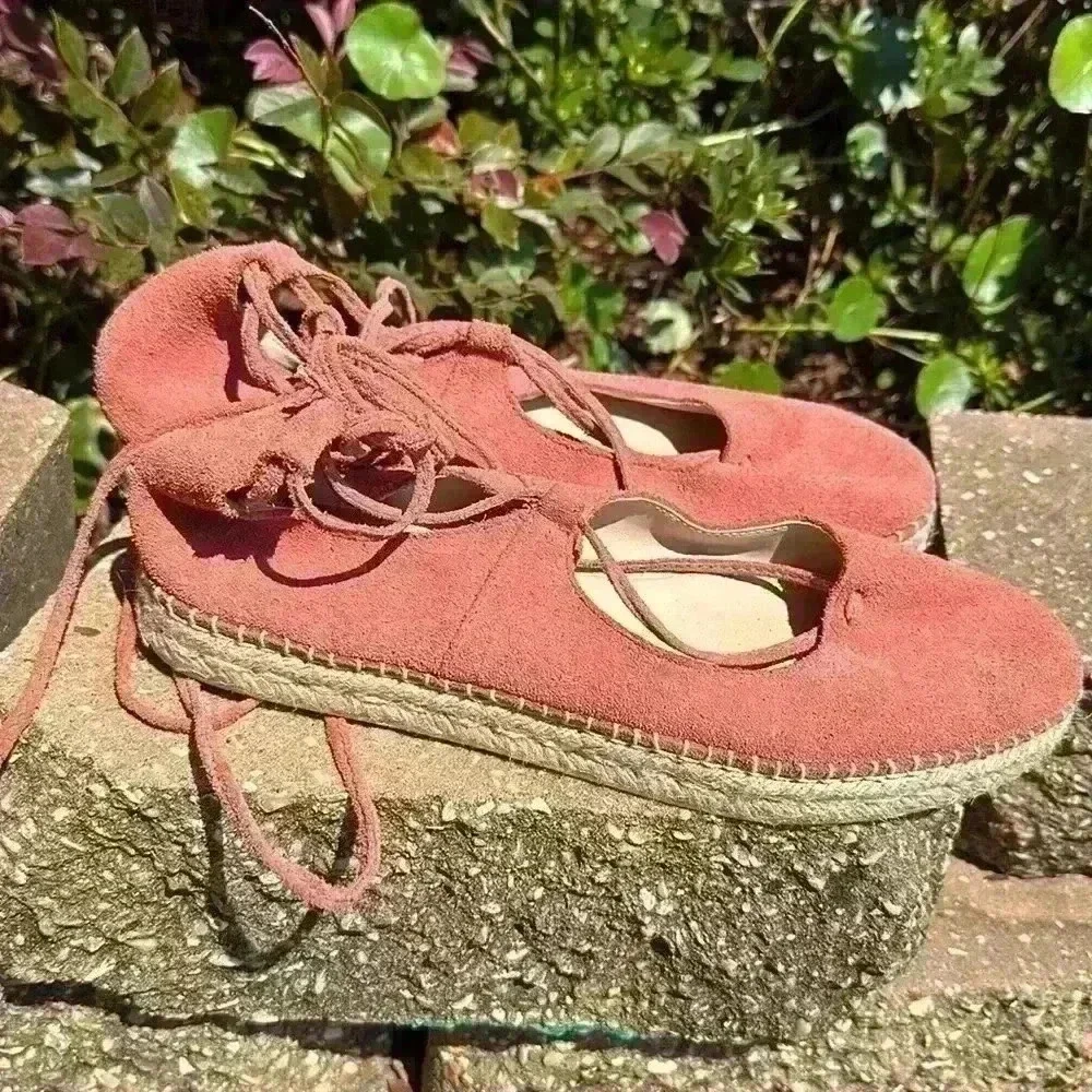 Steve Madden women’s Coral Suede Espadrille Flats with Ankle Wrap - Size 9B